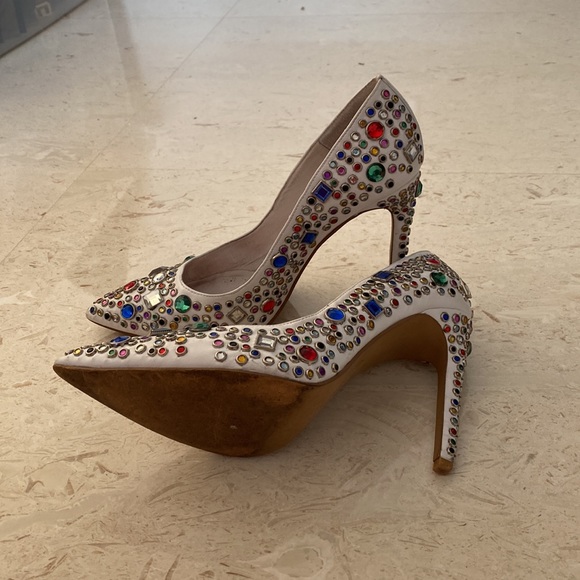 So fashion heels. Very elegant. - Picture 6 of 6